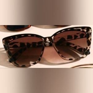 Stylish Leopard Print Cateye Sunglasses